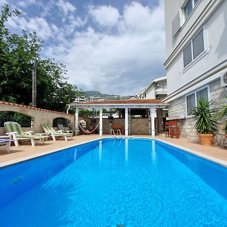 בודווה Mila & Aleksandr Apartments מראה חיצוני תמונה