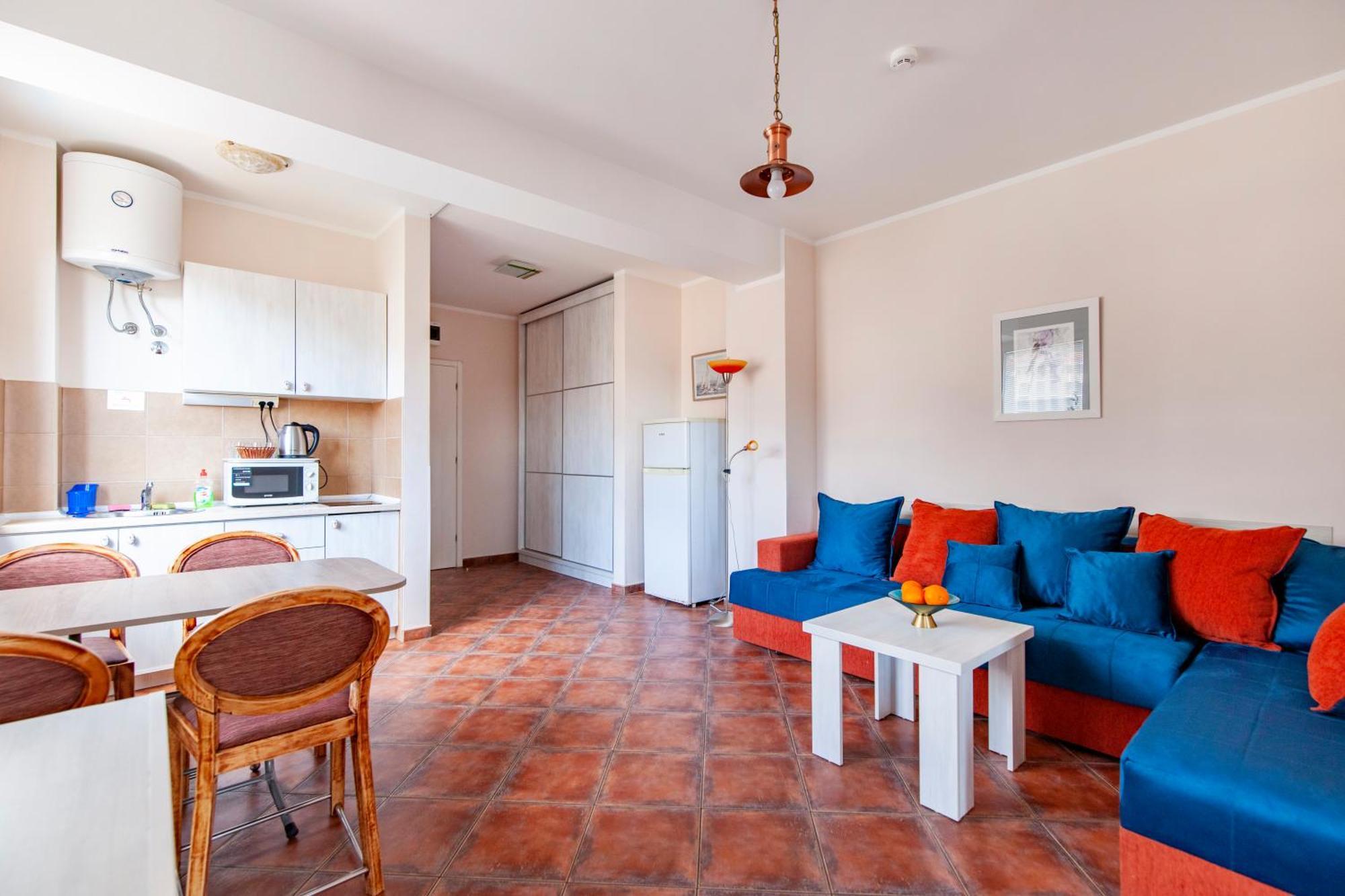 בודווה Mila & Aleksandr Apartments מראה חיצוני תמונה