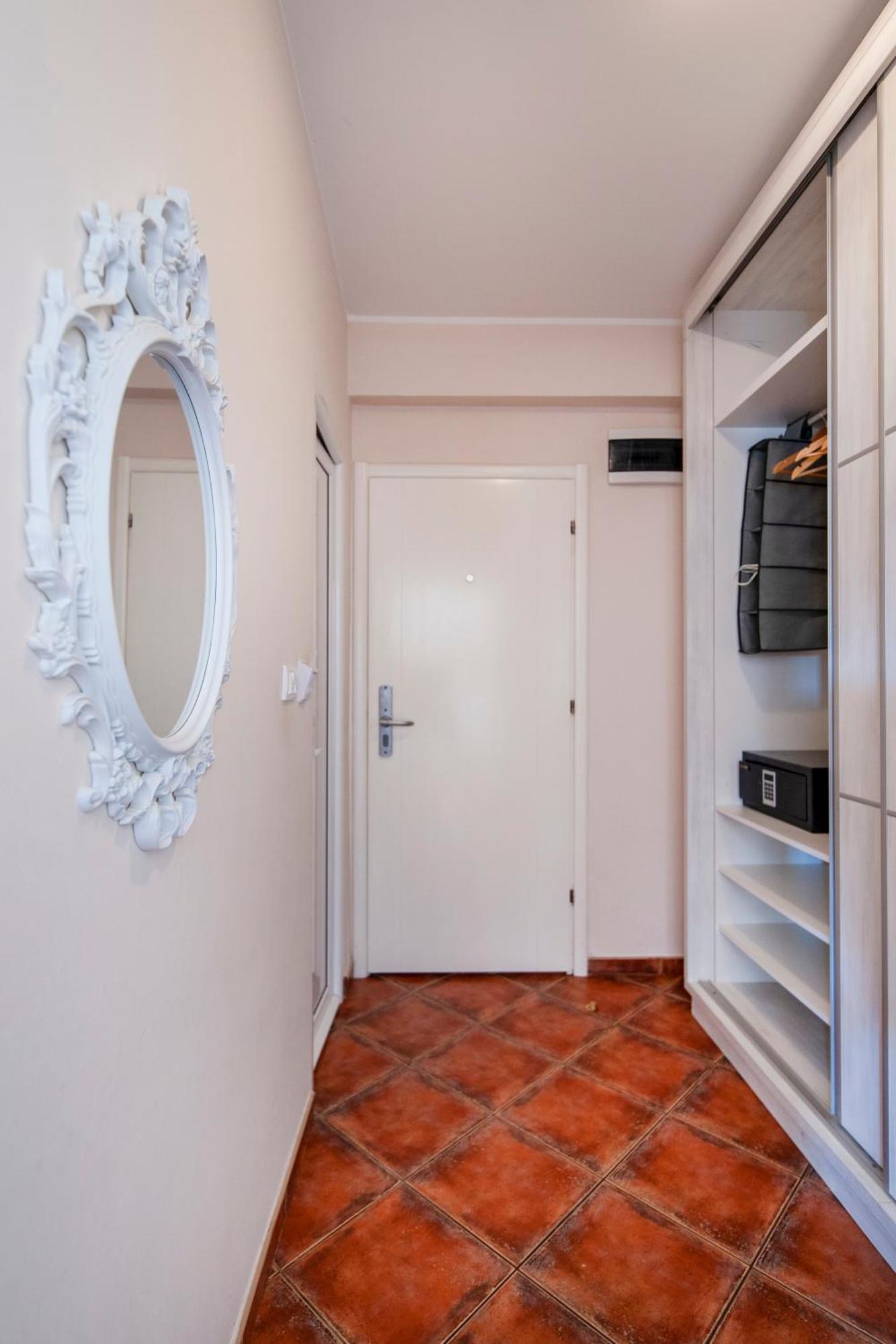 בודווה Mila & Aleksandr Apartments מראה חיצוני תמונה