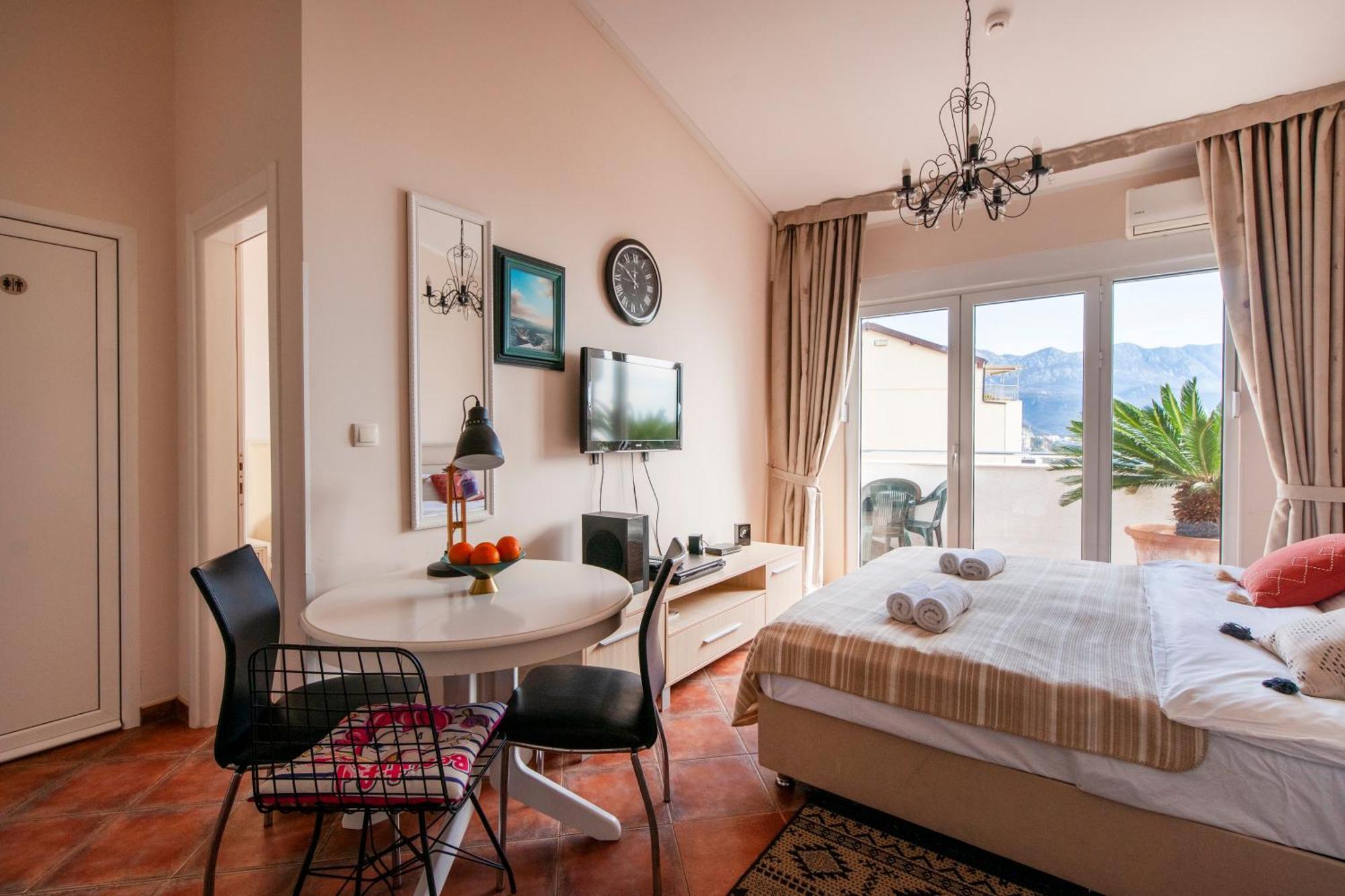בודווה Mila & Aleksandr Apartments מראה חיצוני תמונה