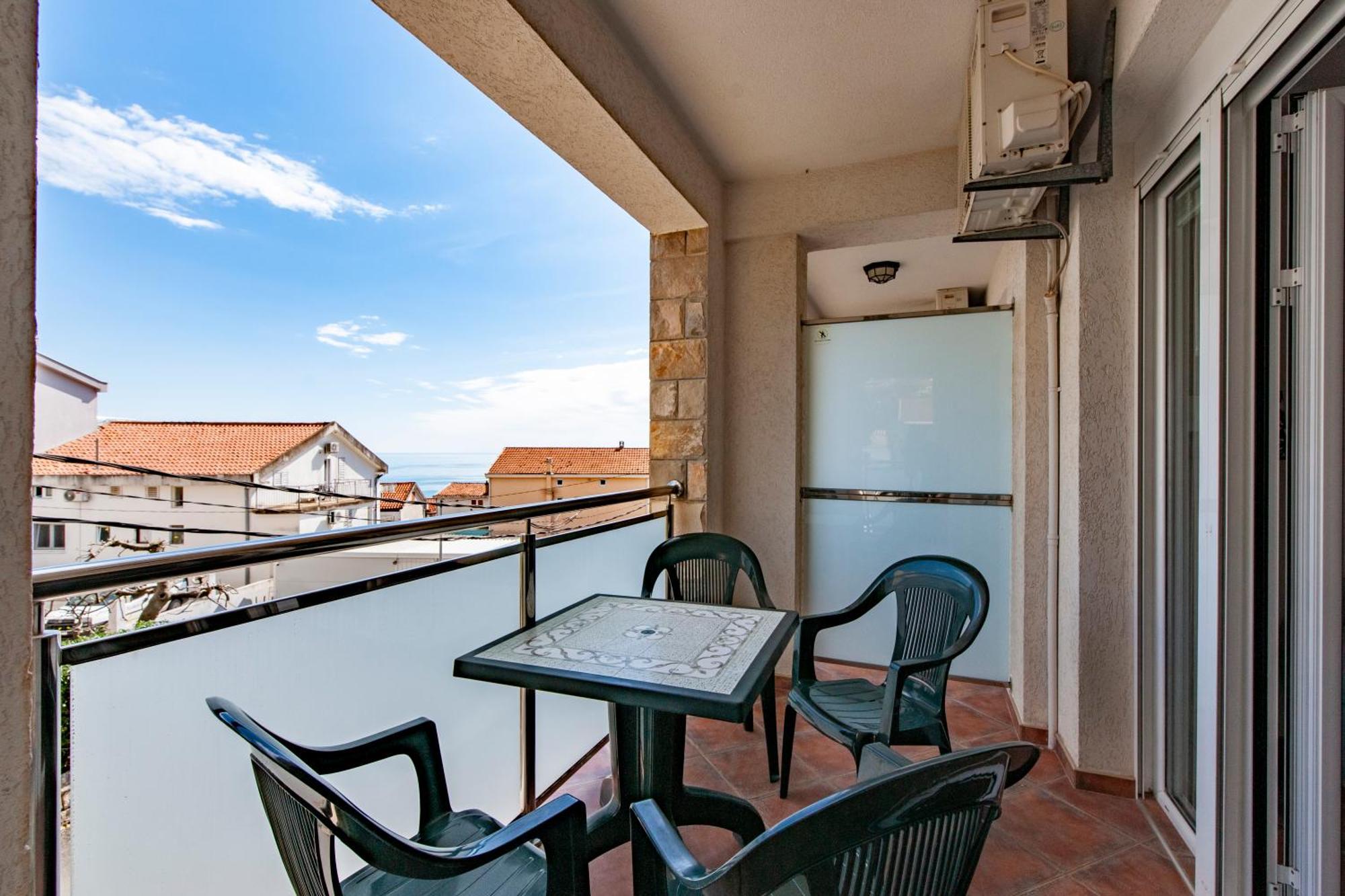 בודווה Mila & Aleksandr Apartments מראה חיצוני תמונה