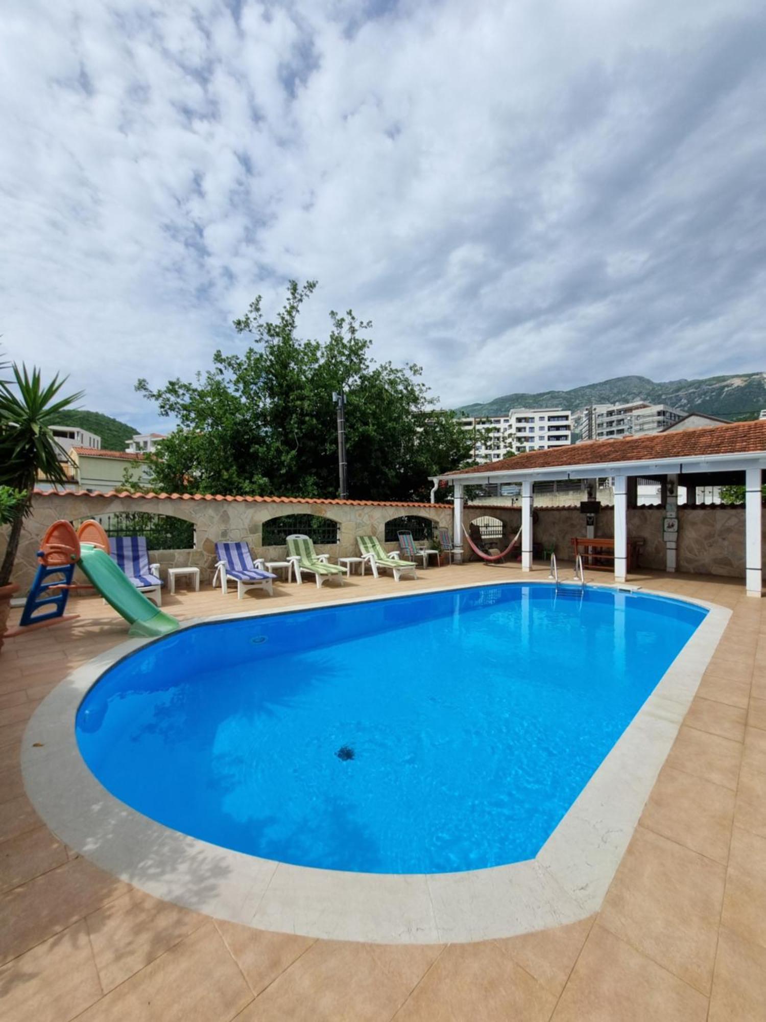 בודווה Mila & Aleksandr Apartments מראה חיצוני תמונה