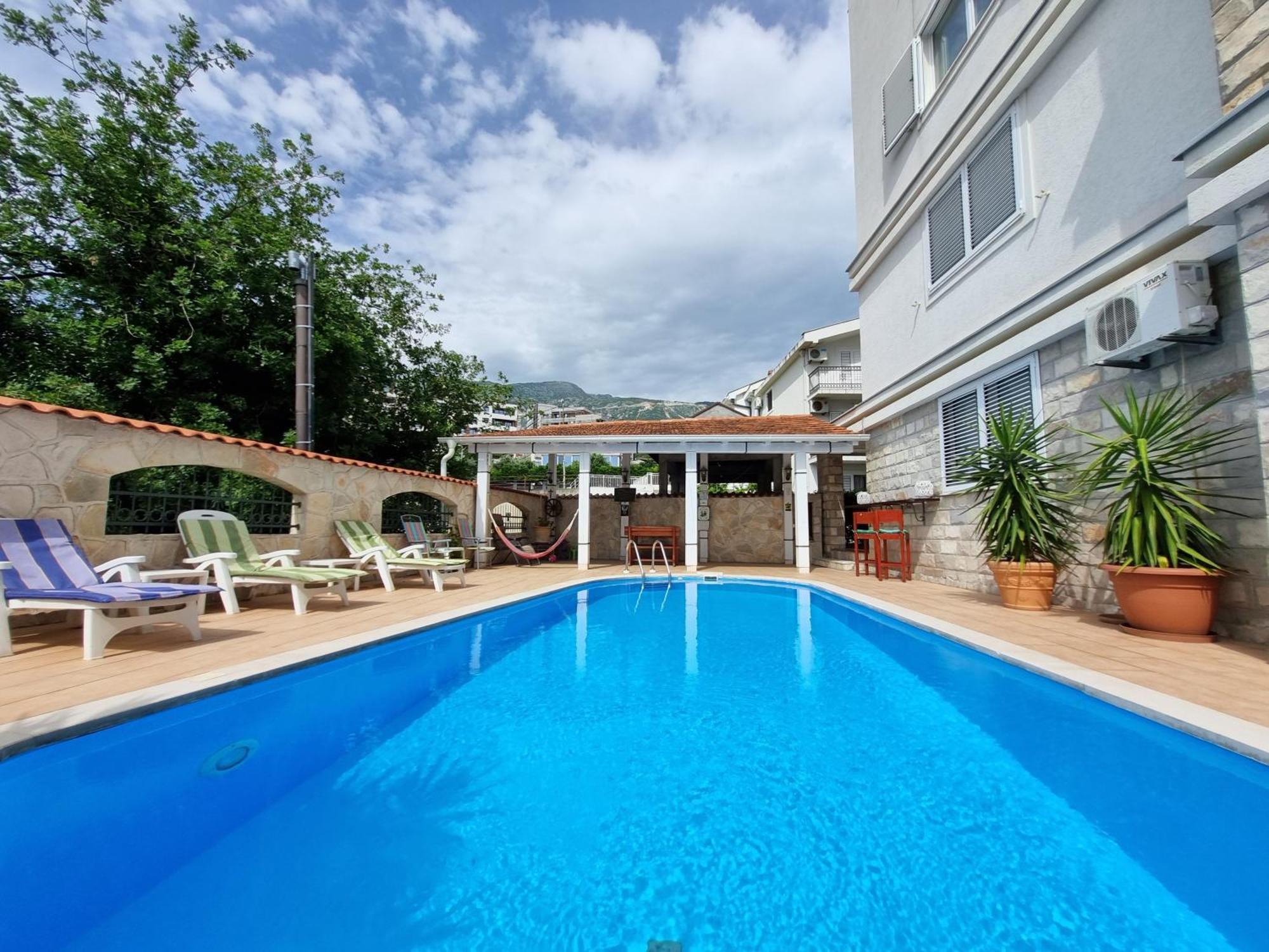בודווה Mila & Aleksandr Apartments מראה חיצוני תמונה