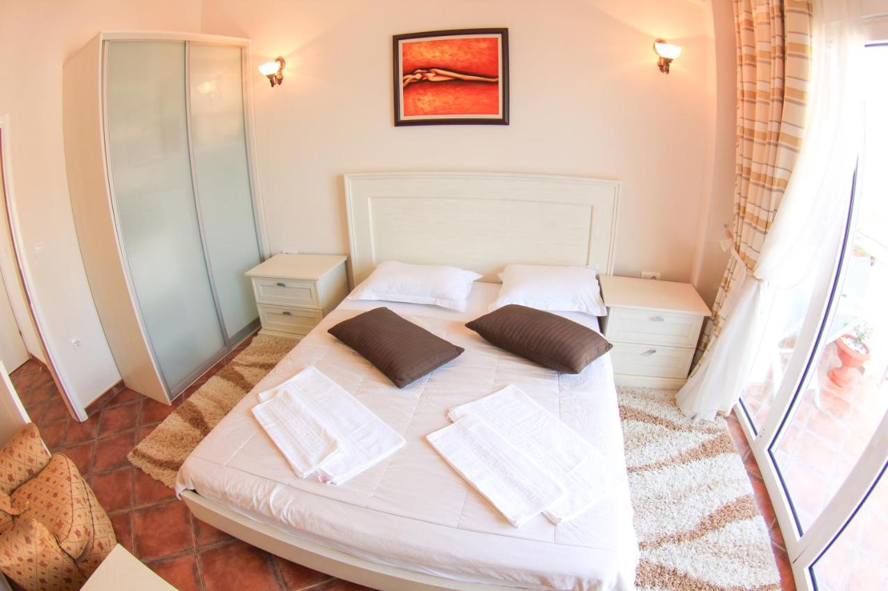 בודווה Mila & Aleksandr Apartments מראה חיצוני תמונה